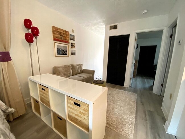 3271 Niagara Square in Pittsburgh, PA - Building Photo - Building Photo