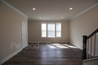 14911 River Walk Way in Woodbridge, VA - Foto de edificio - Building Photo