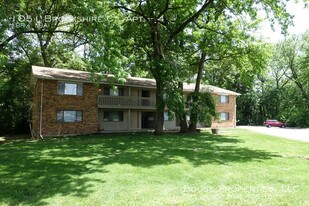 1051 Brookshire Ct in Belleville, IL - Building Photo