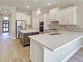 6634 Waxbill Rd in Katy, TX - Foto de edificio - Building Photo