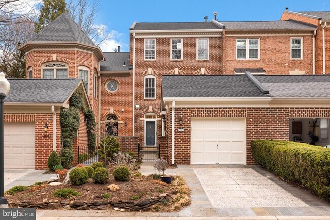 property at 4049 Mansion Dr NW
