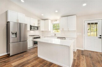218 Trickum Hills Ln in Woodstock, GA - Building Photo - Building Photo