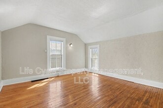 329 Charles Ave SE in Grand Rapids, MI - Building Photo - Building Photo