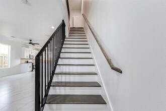 5912 Mayle St in Houston, TX - Foto de edificio - Building Photo