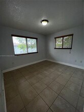 6530 Lake Patricia Dr in Hialeah, FL - Building Photo - Building Photo