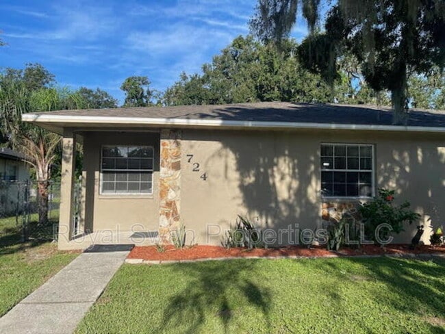 724 Zella Ln in Lakeland, FL - Building Photo - Building Photo