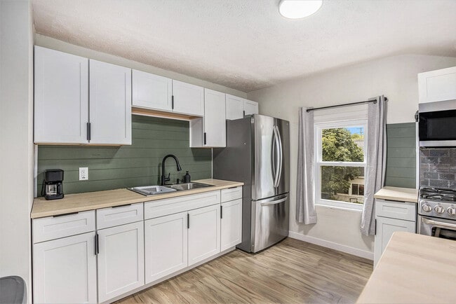 37 Gold Ave NW in Grand Rapids, MI - Building Photo - Building Photo