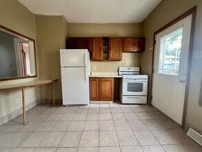 2222 Walnut St in Cedar Falls, IA - Building Photo - Building Photo