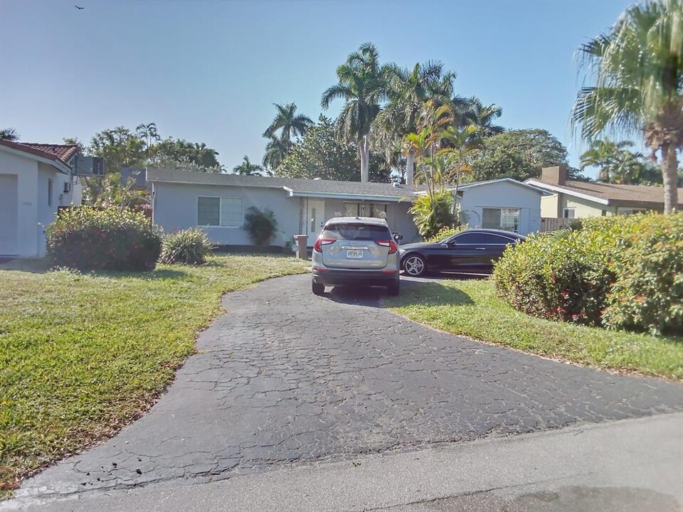 1510 Hayes St in Hollywood, FL - Building Photo