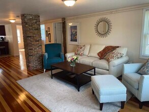14 Main St, Unit 4 in Easthampton, MA - Building Photo - Building Photo