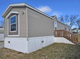 45 Lincoln Ave in Indianola, IA - Building Photo