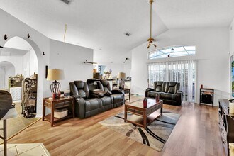 41 Nevada Loop Rd in Davenport, FL - Building Photo - Building Photo