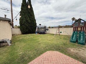 2901 N Bellflower Blvd in Long Beach, CA - Building Photo - Building Photo
