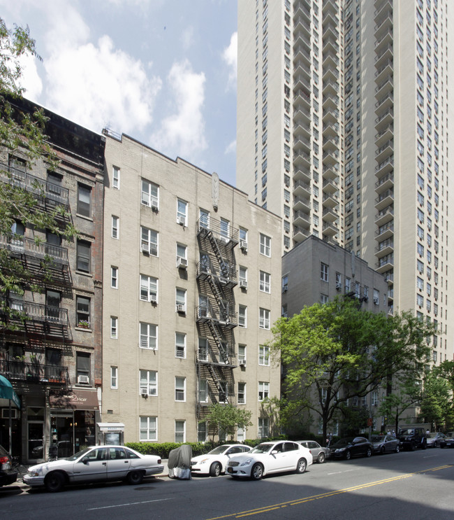 425 E 72nd Street in New York, NY - Building Photo - Building Photo