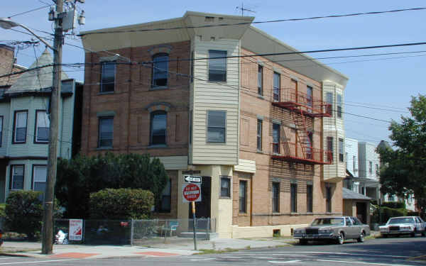 2600 Palisade Ave in Weehawken, NJ - Foto de edificio - Building Photo