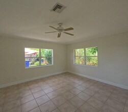 5555 SE 47th Ave in Stuart, FL - Building Photo - Building Photo