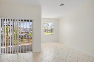 3103 Grandiflora Dr in Greenacres, FL - Building Photo - Building Photo