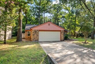 30 Dellforest Ct in Spring, TX - Foto de edificio - Building Photo