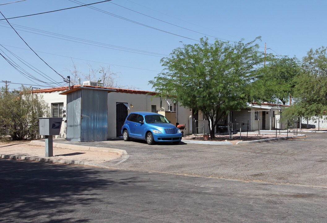 2601-2615 E Fort Lowell Rd in Tucson, AZ - Building Photo