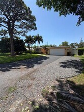 1000 SE 13th Ct in Deerfield Beach, FL - Building Photo - Building Photo
