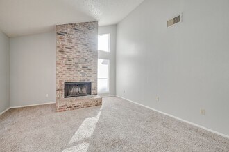 614 Lillard Rd in Arlington, TX - Foto de edificio - Building Photo