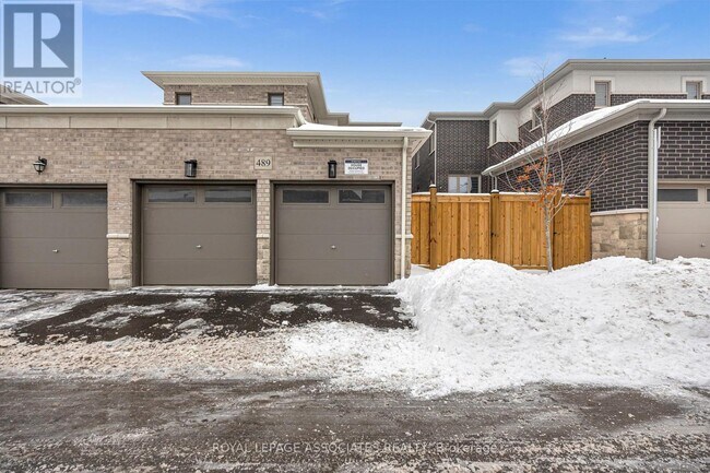489 Twin Streams Rd in Whitby, ON - Building Photo - Building Photo