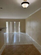 10383 N Kendall Dr, Unit N1 in Miami, FL - Building Photo - Building Photo