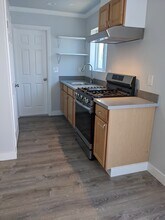 768 Easton Ave, Unit 768 A in San Bruno, CA - Building Photo - Building Photo