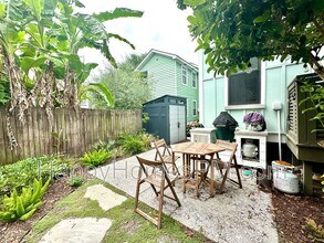 13 Nunan St in Charleston, SC - Building Photo - Building Photo