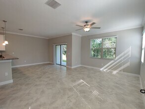 23240 Willow Glen Way in Lutz, FL - Building Photo - Building Photo