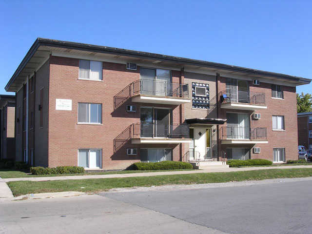 Montclair Manor in Alsip, IL - Foto de edificio