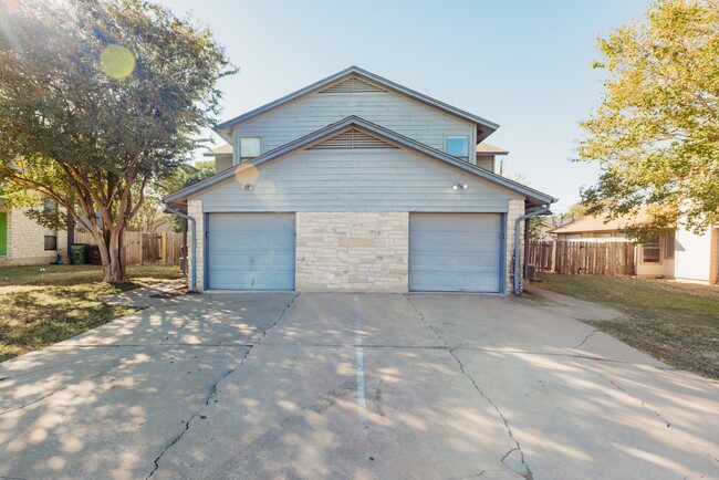 912-914 Ridgemont St in Round Rock, TX - Foto de edificio - Building Photo