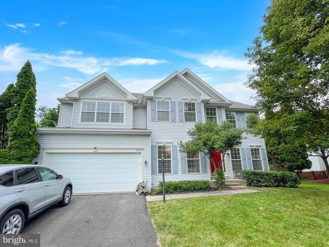 43709 Raleigh Pl in Ashburn, VA - Building Photo - Building Photo