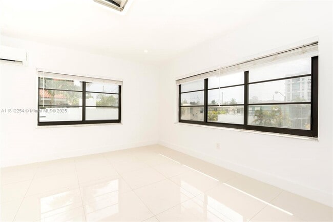 7620 Abbott Ave in Miami Beach, FL - Building Photo - Building Photo