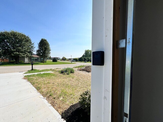 241 Southwind Blvd in Wilmington, OH - Building Photo - Building Photo