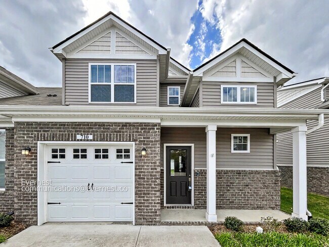 710 Mickelson Way in Lebanon, TN - Foto de edificio - Building Photo