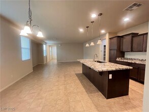 914 Kimbark Ave in Las Vegas, NV - Building Photo - Building Photo