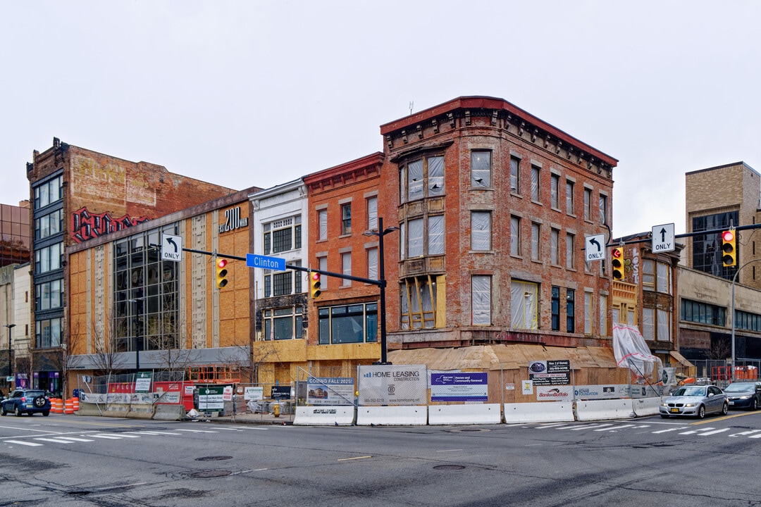 Harper's Corner in Rochester, NY - Building Photo