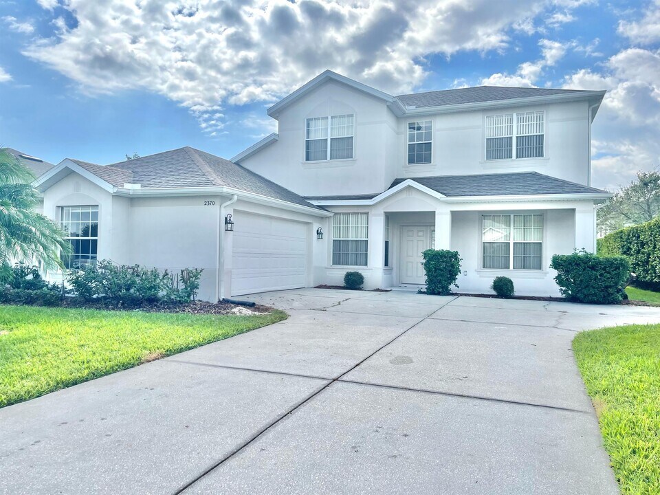 2370 Hinsdale Dr in Kissimmee, FL - Building Photo