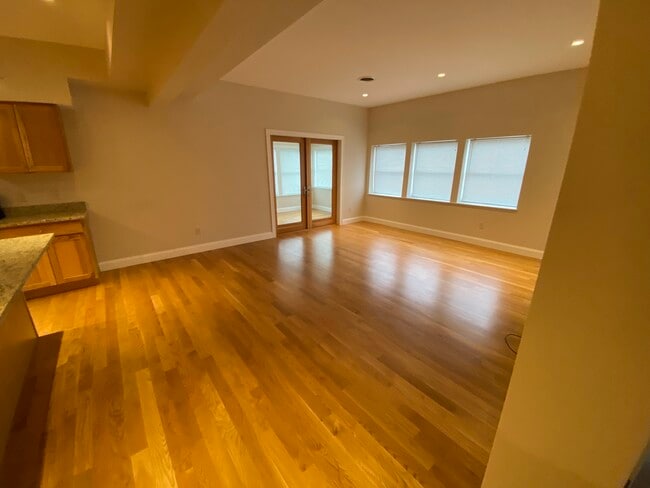 137 Main St, Unit 203 in Newport, VT - Building Photo - Building Photo