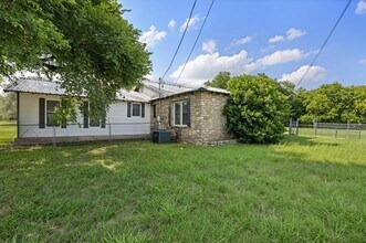 306 Litigation Ave in Glen Rose, TX - Building Photo - Building Photo
