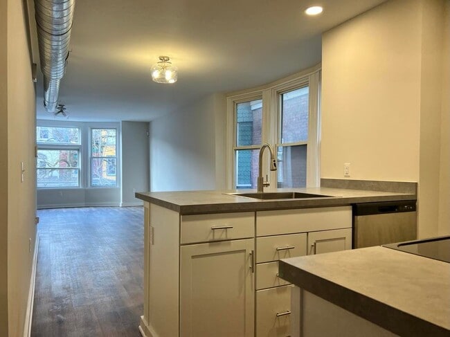 2039 Green St, Unit 1 in Harrisburg, PA - Building Photo - Building Photo