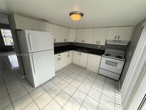 420 NE 18th Ave in Homestead, FL - Building Photo - Building Photo