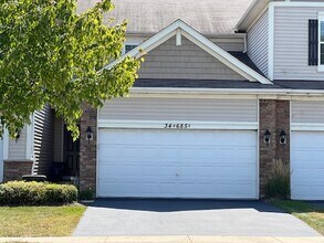 34W685 Roosevelt Ave in St. Charles, IL - Building Photo - Building Photo