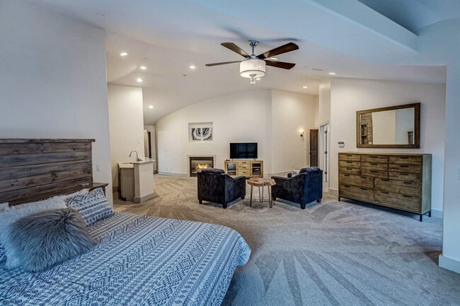 50 N River Rd in Snowmass, CO - Building Photo - Building Photo