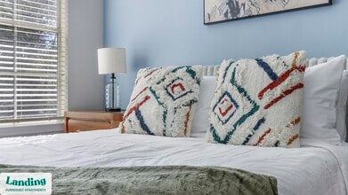 100 Peyton Pl SW, Unit 7304 in Atlanta, GA - Building Photo - Building Photo