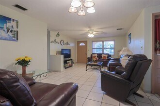 1623 Dartmouth Dr in Holiday, FL - Building Photo - Building Photo