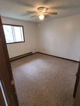 1460 Wilson Ave, Unit 4 in Havre, MT - Foto de edificio - Building Photo