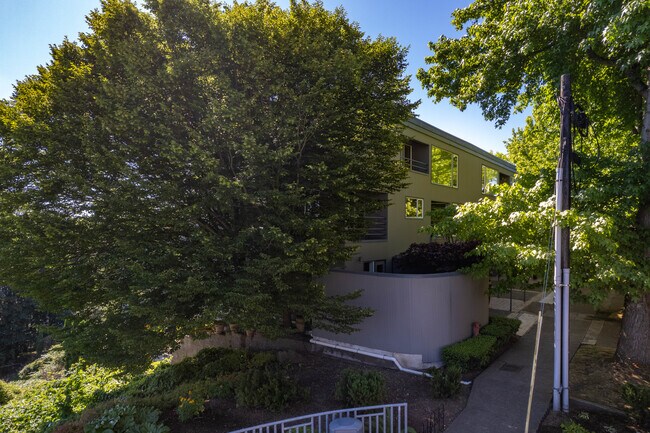Taylor Place in Seattle, WA - Foto de edificio - Building Photo