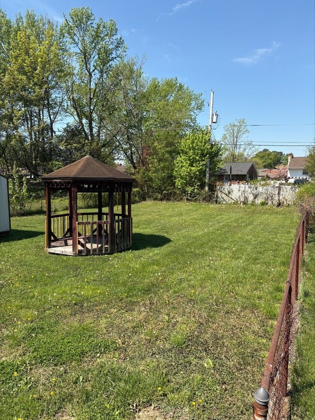 2117 Sherwood Rd in Kingsport, TN - Building Photo - Building Photo